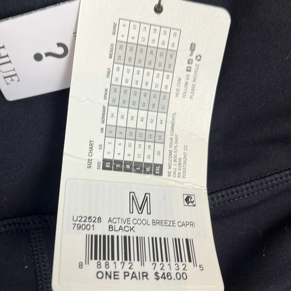 NWT Hue Active Cool Breeze Capri Leggings Black and Navy Size Medium - Picture 3 of 12